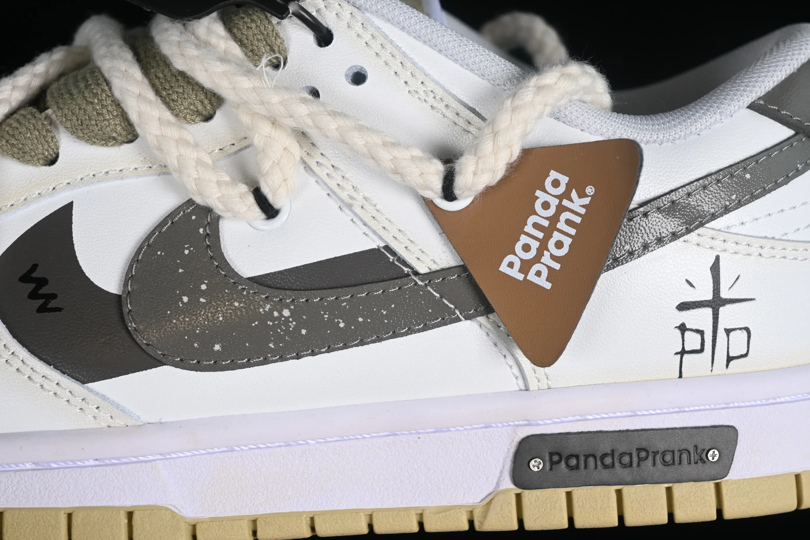 All categories Nk SB Dunk series Nk SB Dunk Low low-top sneakers Nk Dunk Low Panda Prank-Street Racing Flying Cloud Top SB strap low-top casual sneakers DV0833-100